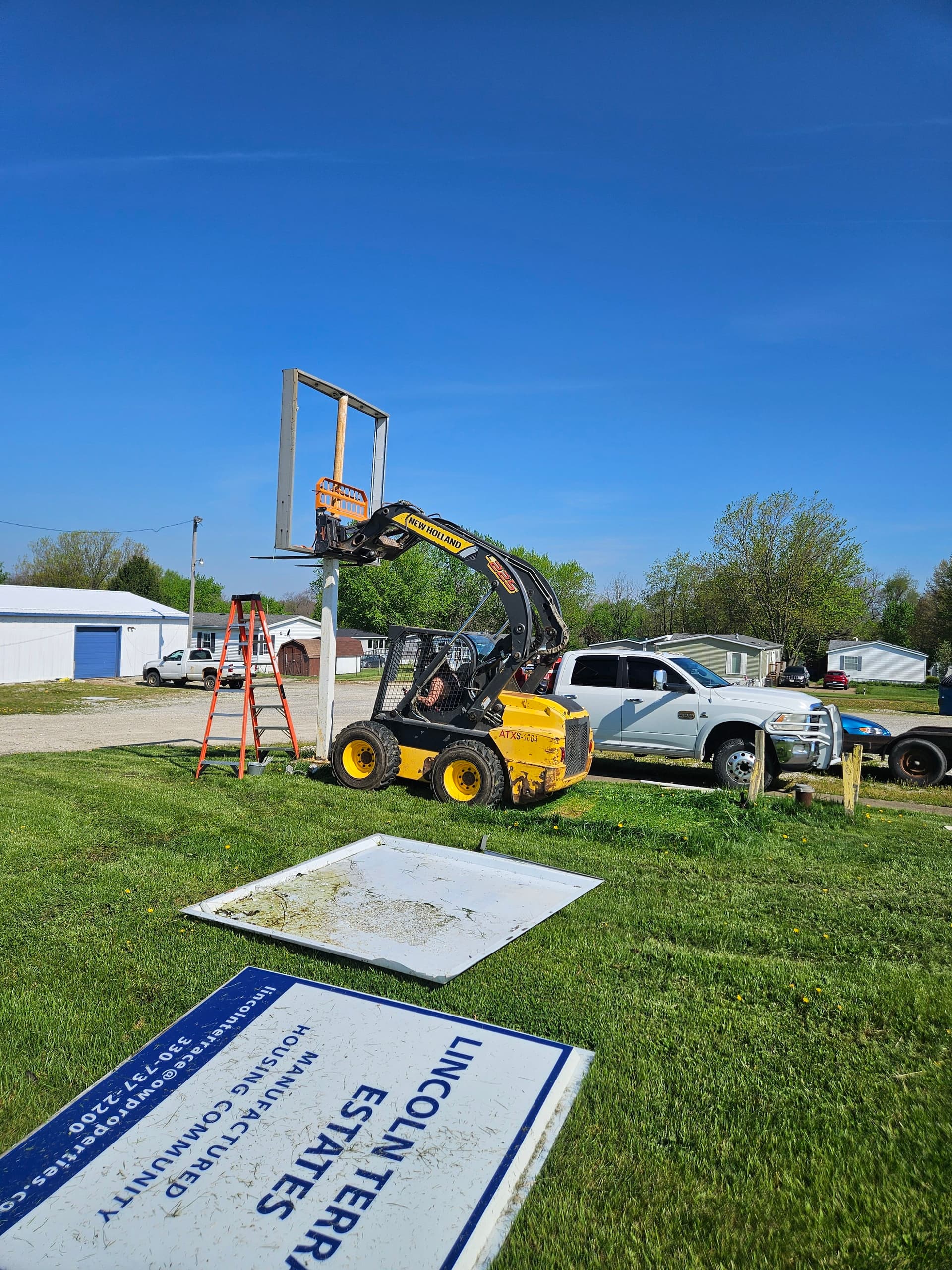 Gallery photos for Wind-Downed 17-Foot Sign Repaired and Welded Back Stronger: Image #1
