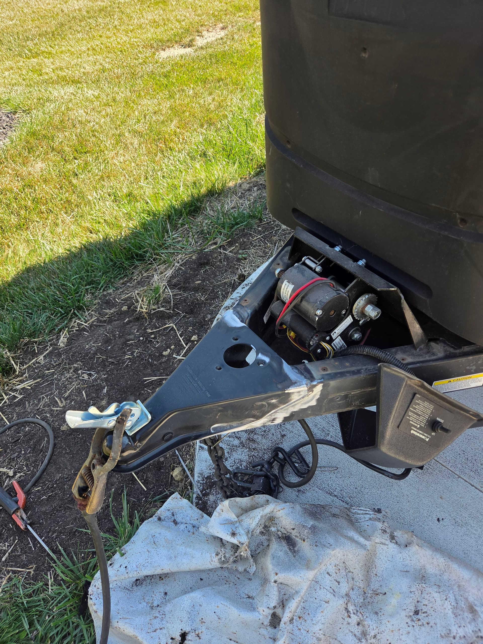 Gallery photos for Bent Trailer Hitch Receiver Replaced With a Solid Weld: Image #2