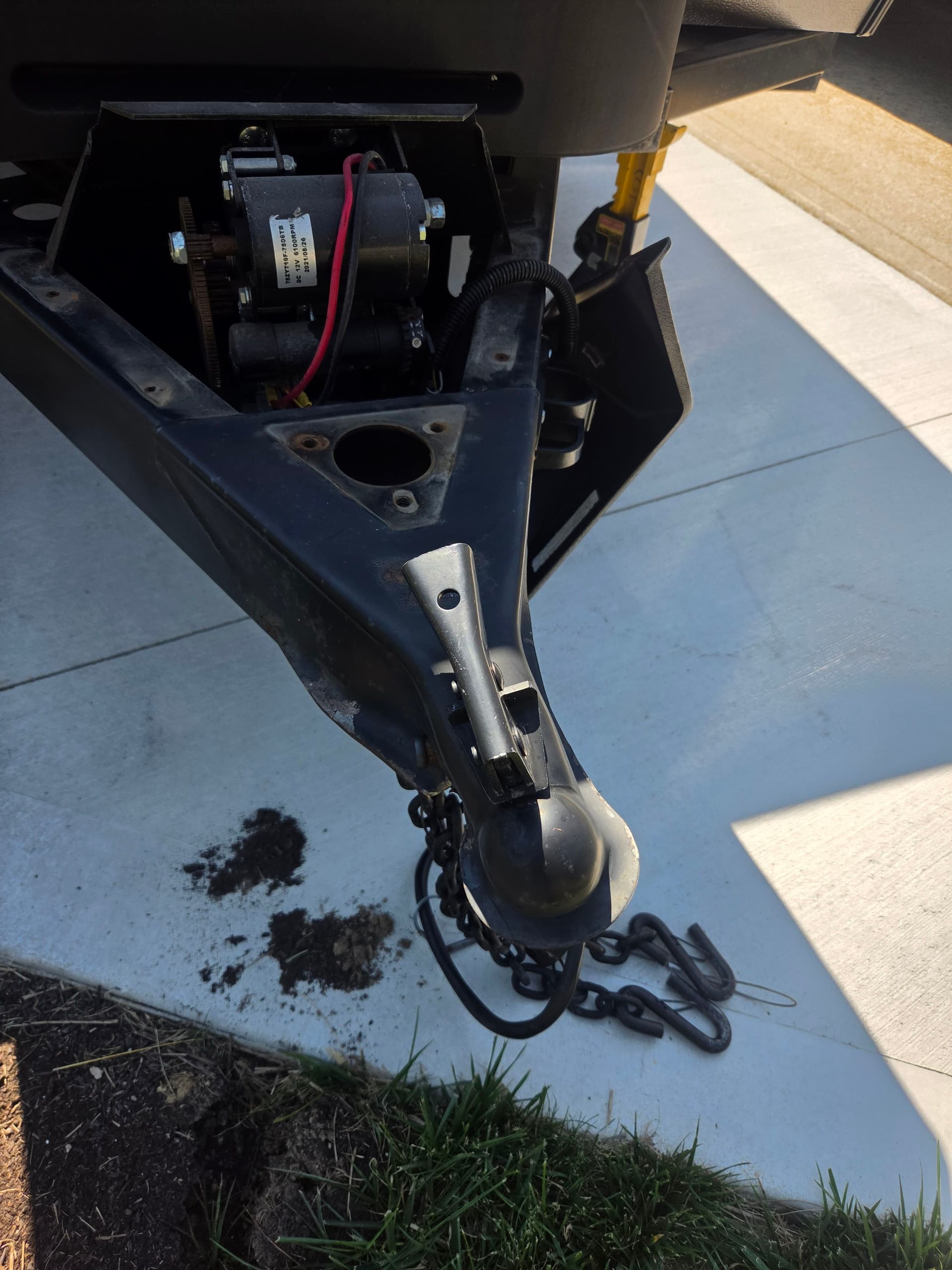 Bent Trailer Hitch Receiver Replaced With a Solid Weld image